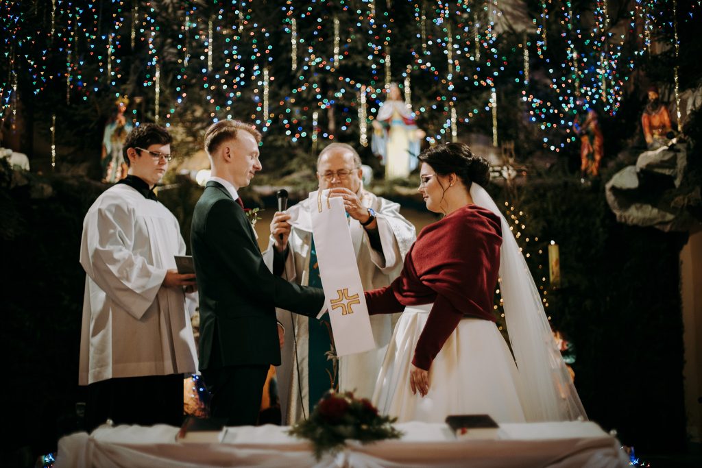 Zimowy ślub - Ania i Denis - Ślub w Tułowicach, Wesele w Hotelu Arkas 161 fotograf ślubny nysa