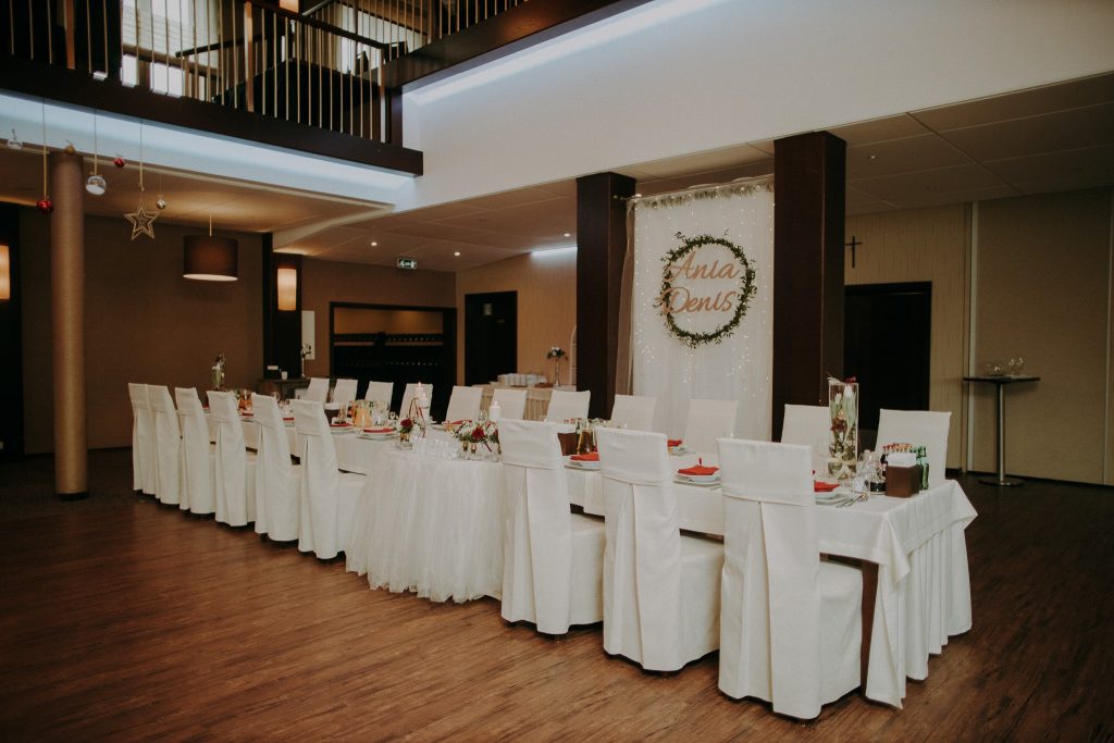 Zimowy ślub - Ania i Denis - Ślub w Tułowicach, Wesele w Hotelu Arkas 179 Zimowy ślub - Ania i Denis - Ślub w Tułowicach, Wesele w Hotelu Arkas 110