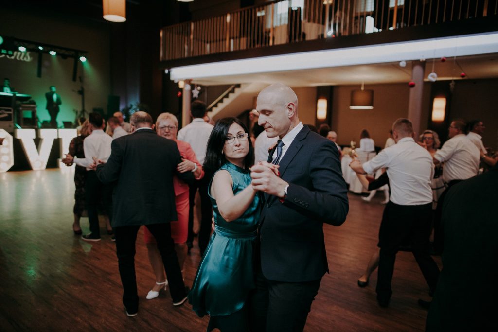 Zimowy ślub - Ania i Denis - Ślub w Tułowicach, Wesele w Hotelu Arkas 201 Zimowy ślub - Ania i Denis - Ślub w Tułowicach, Wesele w Hotelu Arkas 131