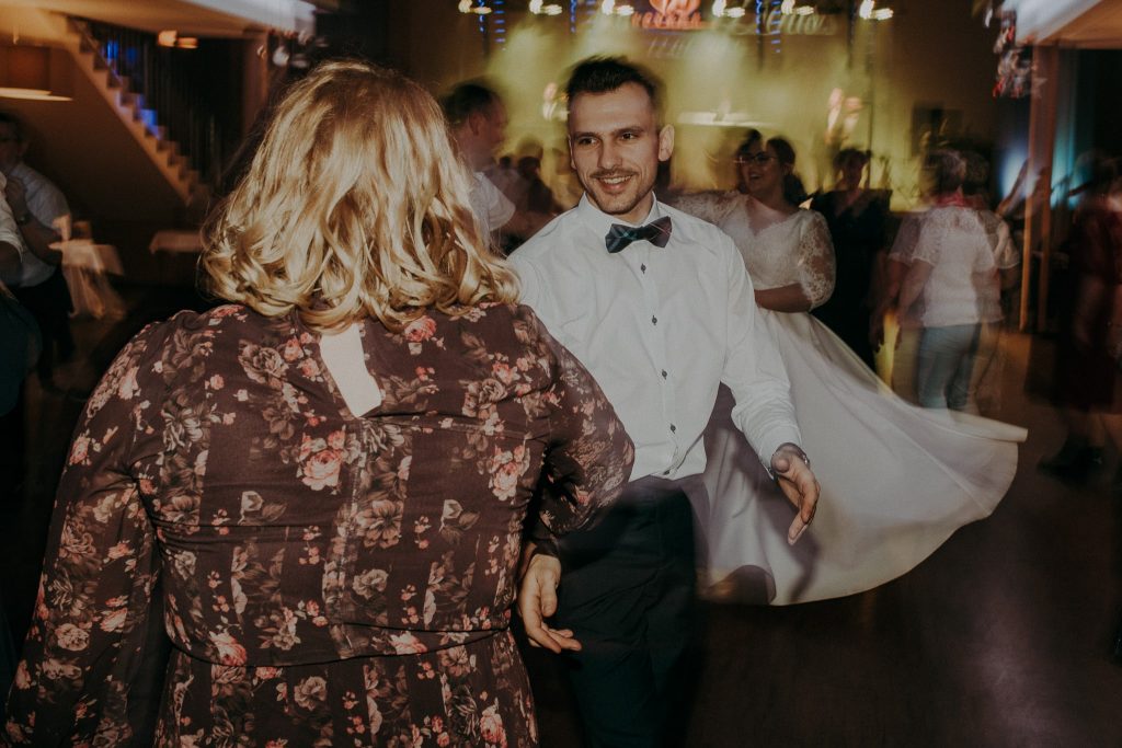 Zimowy ślub - Ania i Denis - Ślub w Tułowicach, Wesele w Hotelu Arkas 210 Zimowy ślub - Ania i Denis - Ślub w Tułowicach, Wesele w Hotelu Arkas 138
