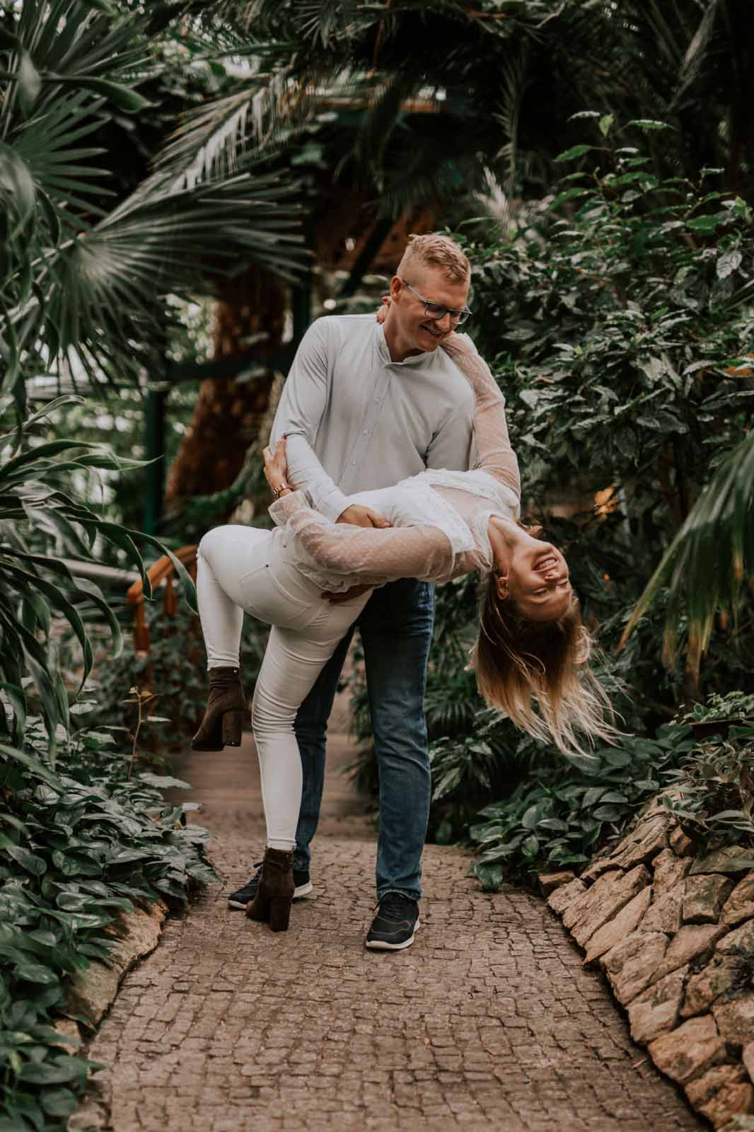 sesja narzeczeńska w palmiarni w gliwicach