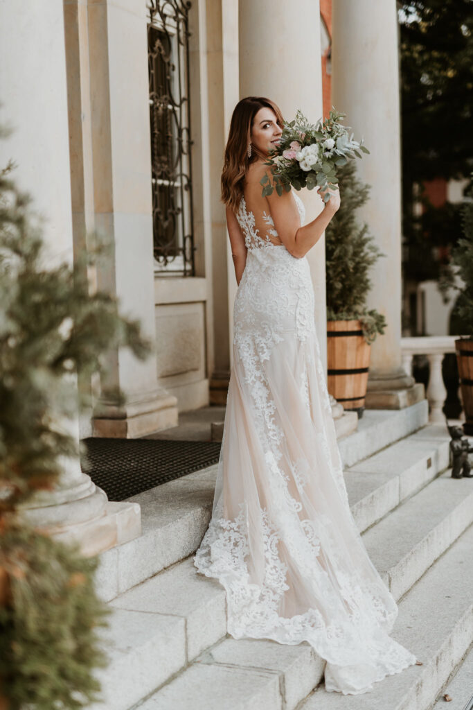 Pałac Pawłowice we Wrocławiu - Elegancka Sesja Ślubna 25