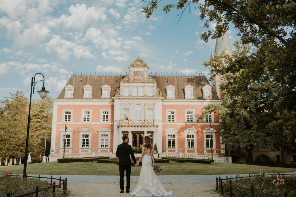 Pałac Pawłowice we Wrocławiu - Elegancka Sesja Ślubna 29