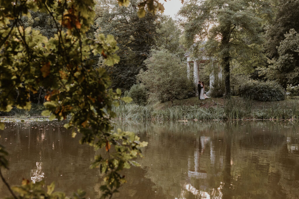 Pałac Pawłowice we Wrocławiu - Elegancka Sesja Ślubna 37