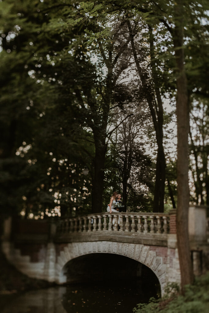 Pałac Pawłowice we Wrocławiu - Elegancka Sesja Ślubna 38
