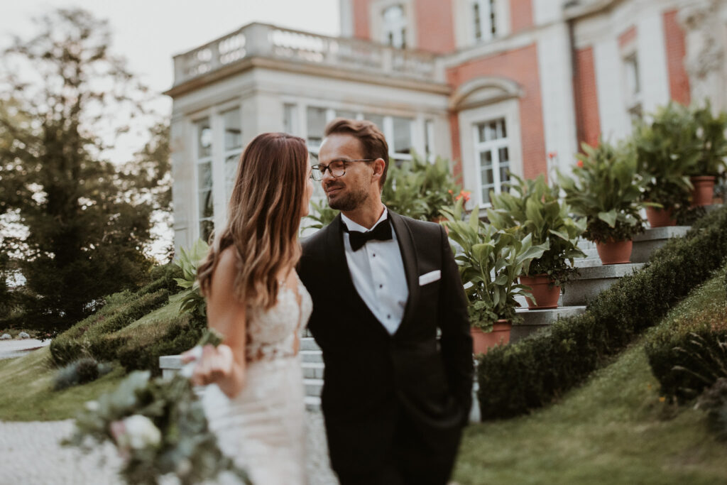 Pałac Pawłowice we Wrocławiu - Elegancka Sesja Ślubna 45